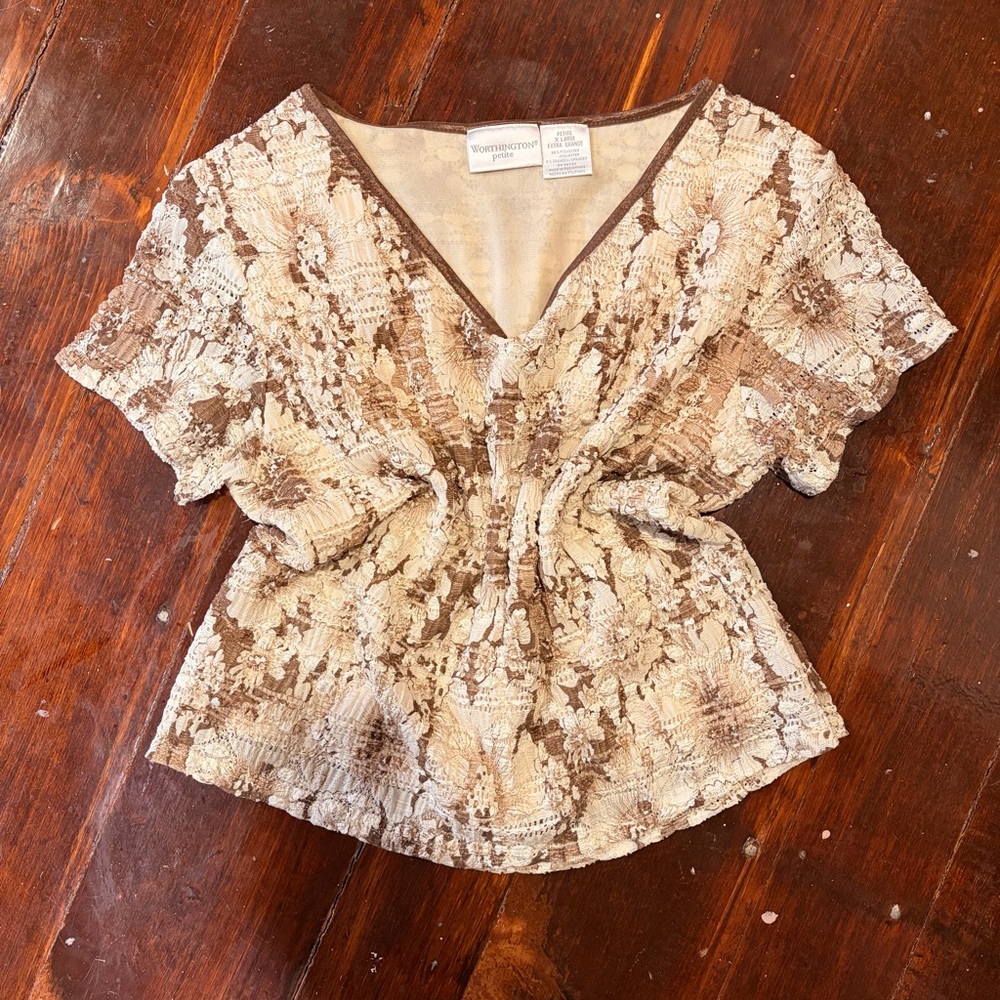 🐦‍🔥2 for $20🐦‍🔥 Y2K Worthington Beige Brown Textured Floral V-Neck tee